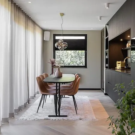 וילה The Mini *